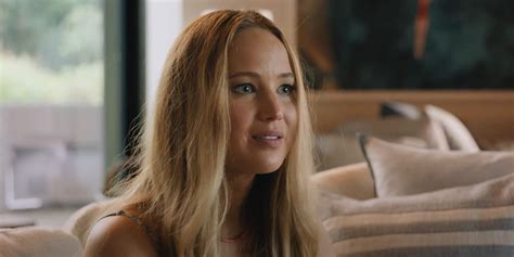 no hard feelings naked|Jennifer Lawrence shares the truth behind that No Hard Feelings。